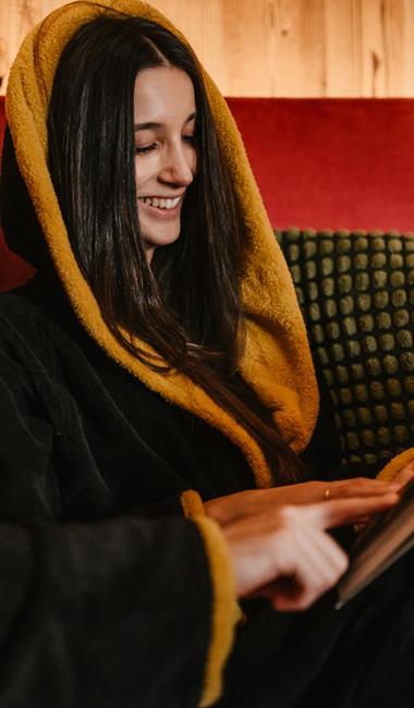 Relaxing area couple