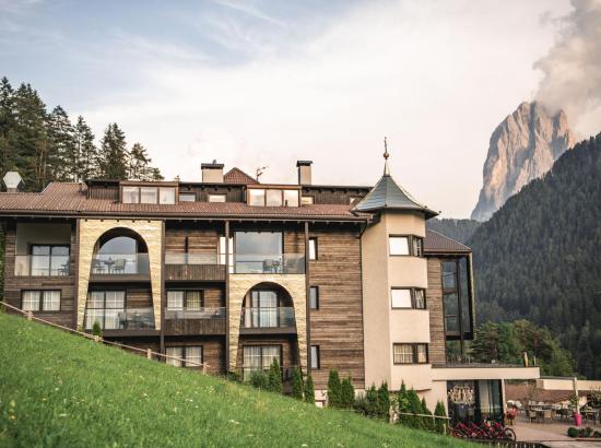 Alpin Garden Luxury Maison und SPA - Dolomites