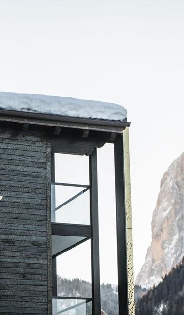 alpin-garden-luxury-hotel-dolomites-winter-view.jpg